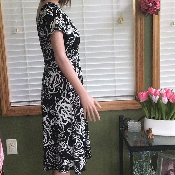 ✅Final Reduced Price✅Pretty Bobbie Bee Dress - Picture 8 of 9